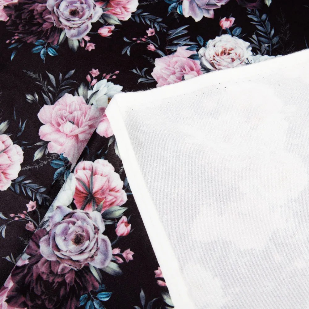 Biante Zamatový záves Tamara TMR-011 Kvetiny na čiernom 145x210 cm