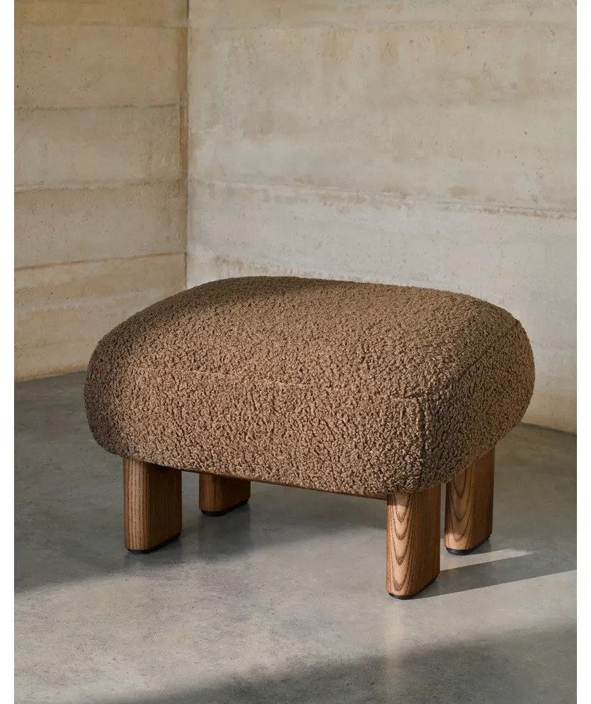 Hnedá podnožka z textílie buklé Nema – Kave Home