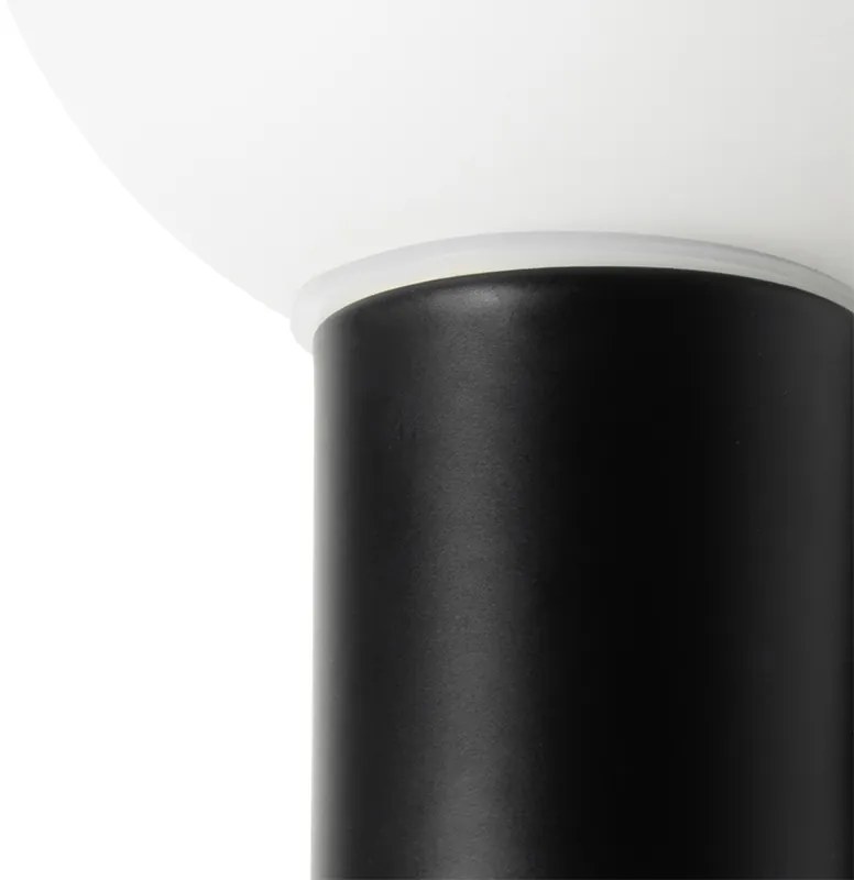 Moderná nástenná lampa čierna IP44 - Cederic Up