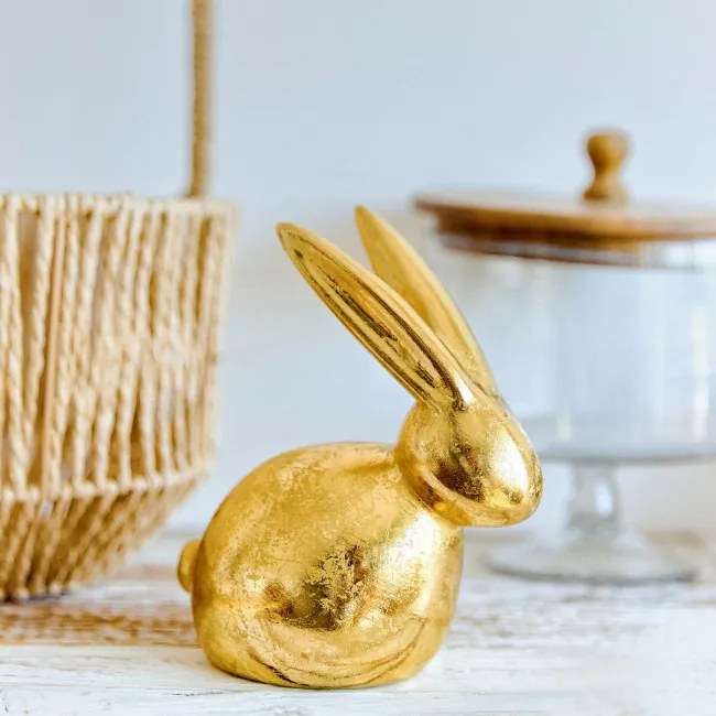Dekoratívna figúrka zajaca DESO zlatá 879130