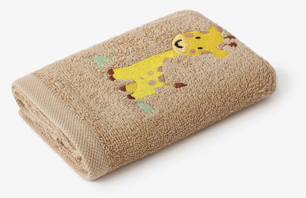 Goldea detský froté uterák - žirafa na hnedej 30 x 50 cm
