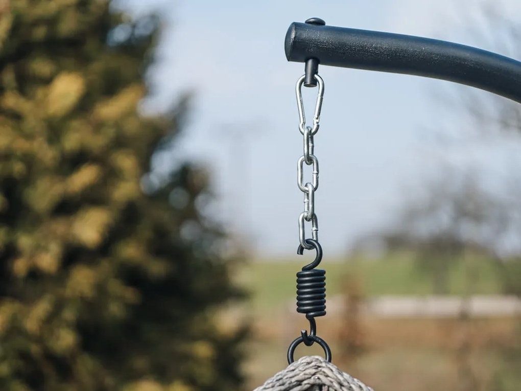 Svetlosivé závesné kreslo TROPIKAL s čiernym stojanom