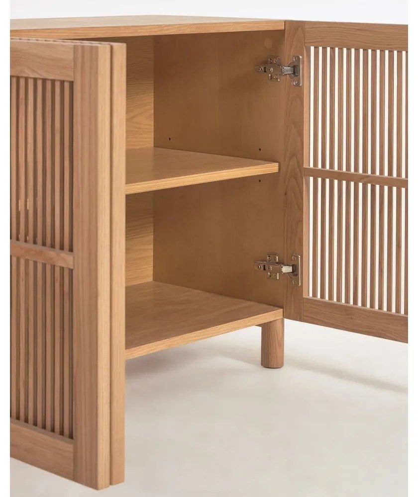 Nízka komoda v dekore duba v prírodnej farbe 180x72 cm Beyla – Kave Home