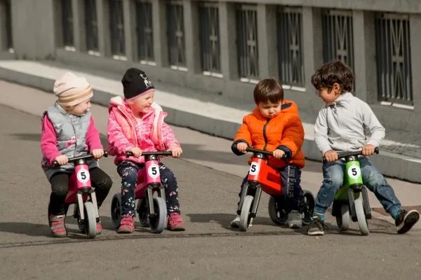 Funny Wheels - Odrážadlo 2v1 RIDER SPORT červená/čierna