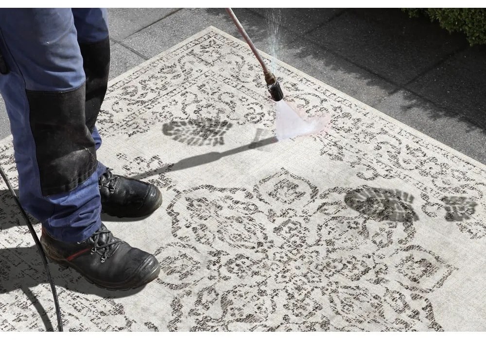 Sivo-krémový vonkajší koberec NORTHRUGS Tilos, 80 x 150 cm