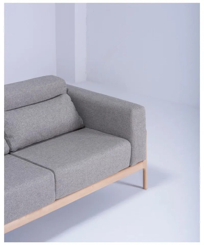 Sivá pohovka s konštrukciou z masívneho dubového dreva Gazzda Fawn, 180 cm