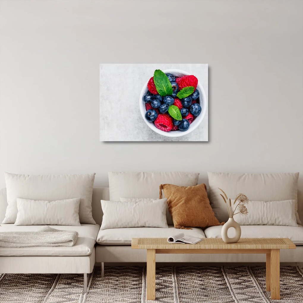 Sklenený obraz - miska s lesným ovocím (70x50 cm)