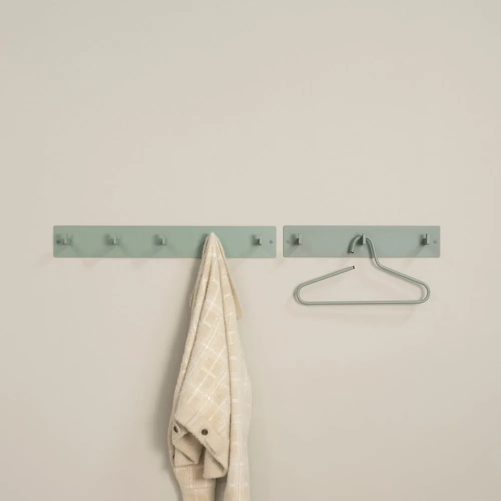 Sivozelený kovový nástenný vešiak 50 cm Leatherman – Spinder Design