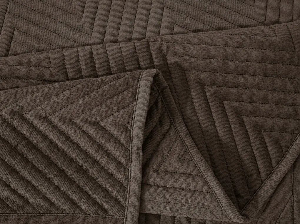 Zamatový prehoz na posteľ ARROW VELVET, tmavohnedý Rozmer: 170 x 210 cm