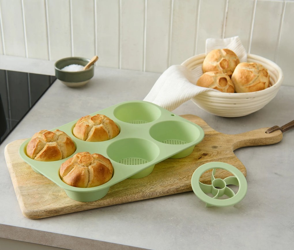 Perforovaná forma na pečenie žemlí