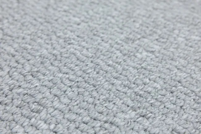 Metrážny koberec Brasil 5222 svetlosivý