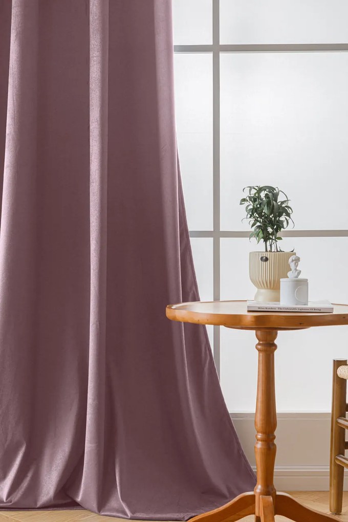 Svetlo fialový zatemňovací záves VELVET 140x270 cm Zavesenie: Riasiaca páska
