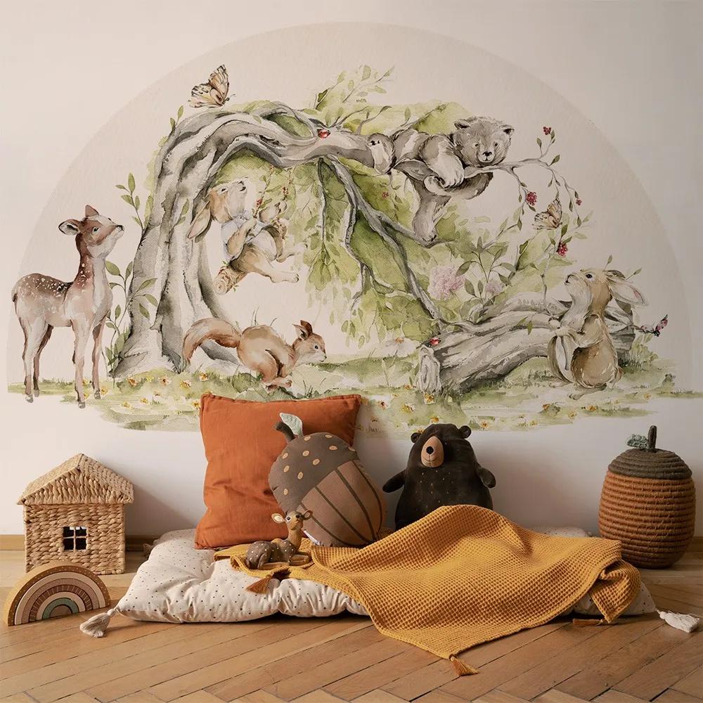 Gario Detská nálepka na stenu Woodland walk - veselé zvieratká pri strome Rozmery: 120 x 71 cm