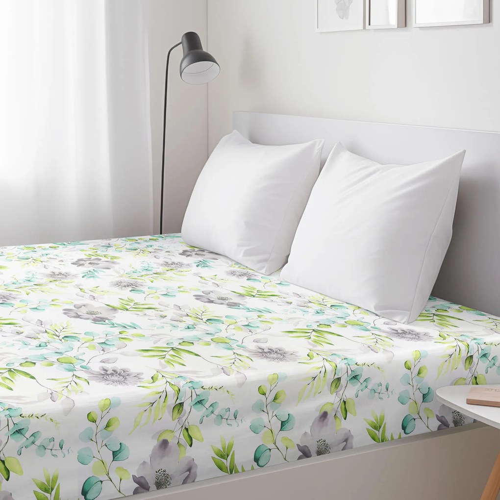 Goldea bavlnená napínacia plachta deluxe - eukalyptus s kvety 90 x 200 cm