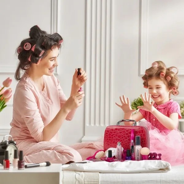 MalPlay detská kozmetika Make-up s manikúrou v kufríku