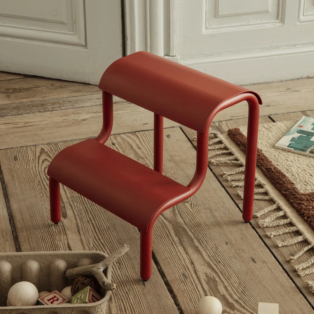 Ferm Living Kovové schůdky Poppy Red