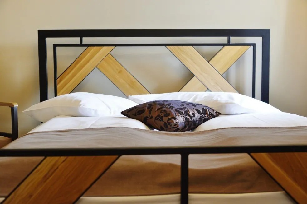 IRON-ART DOVER - kovová posteľ v industriálnom štýle, kov + drevo