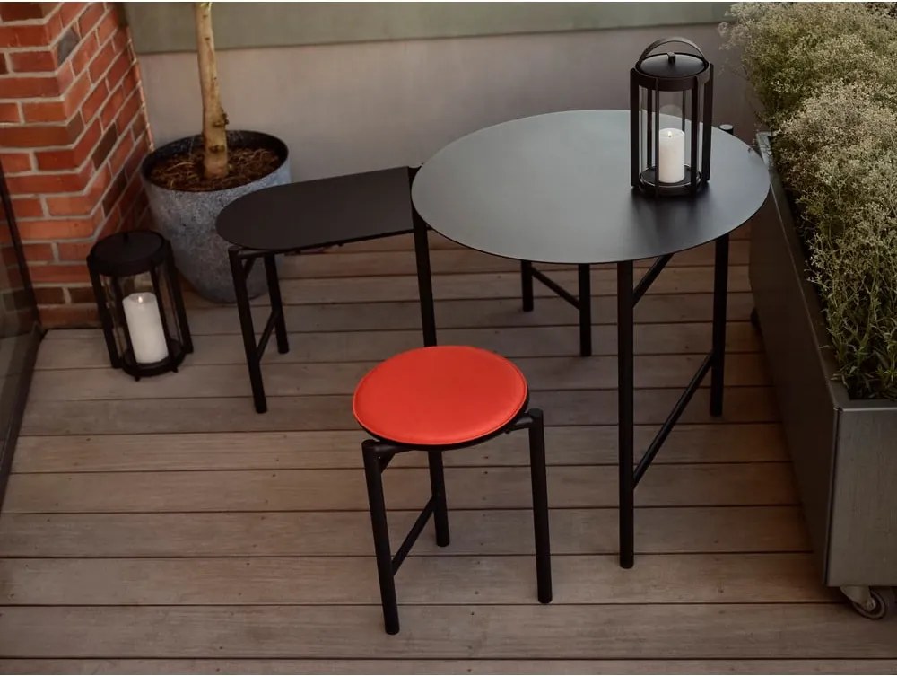 Čierna kovová záhradná lavica Disc – Zone