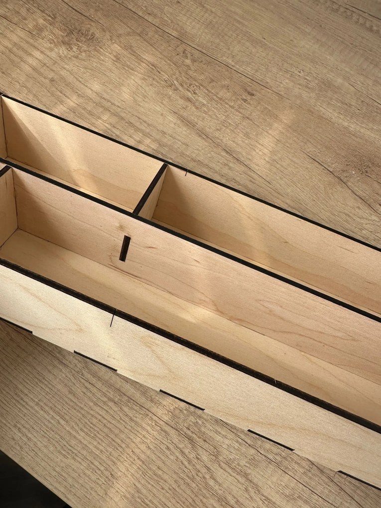 usporadejto.cz 2. akosť - Organizér na fólie/alobal, 4 priehradky do zásuvky, drevený VASKY 13 x 46 cm