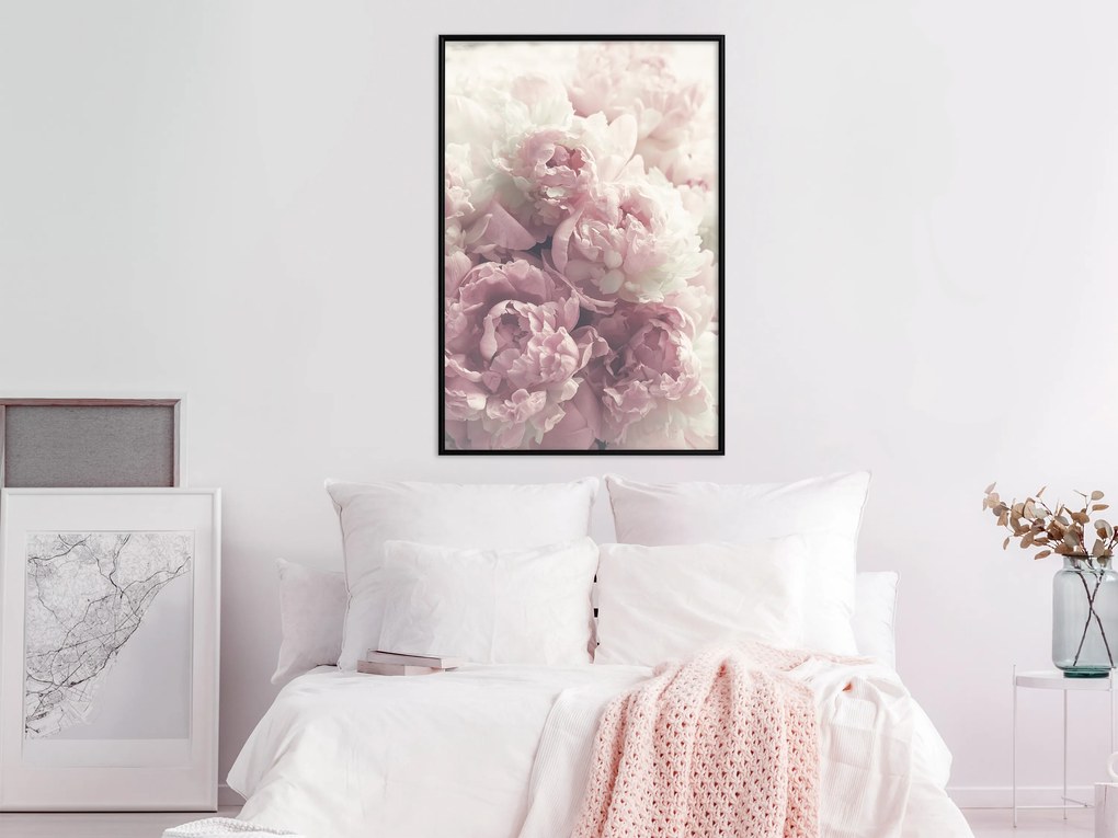 Artgeist Plagát - Delicate Peonies [Poster] Veľkosť: 40x60, Verzia: Zlatý rám