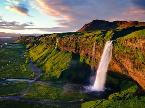 Umelecká fotografie Aerial of Seljalandsfoss waterfall at sunset,, Matteo Colombo, (40 x 30 cm)