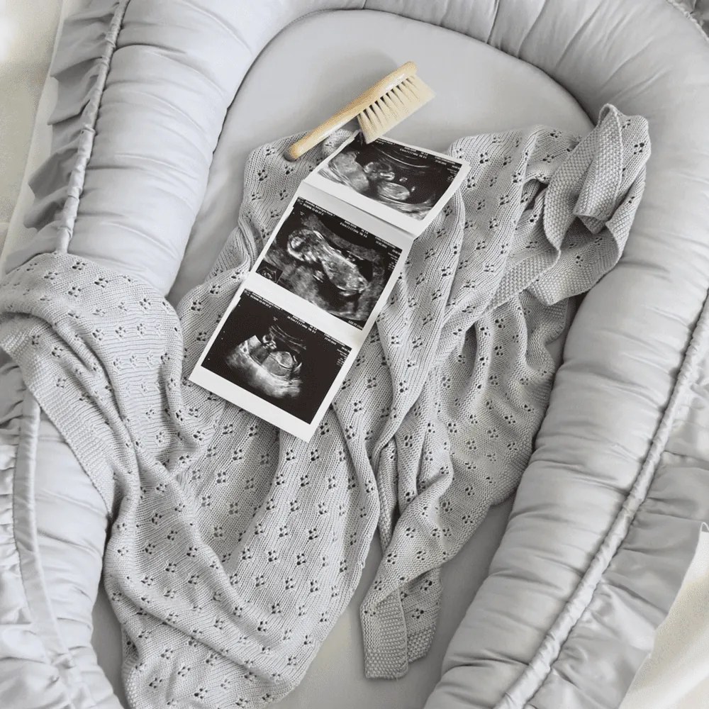 Bambusová prikrivka svetlo šedá 80×100 cm