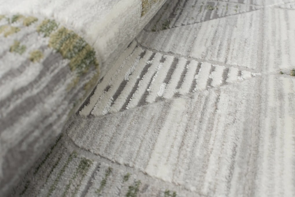 TA Koberec E460A SVETLO SIVÁ/TMAVOZELENÁ ASTHANE Rozmer: 180x250 cm