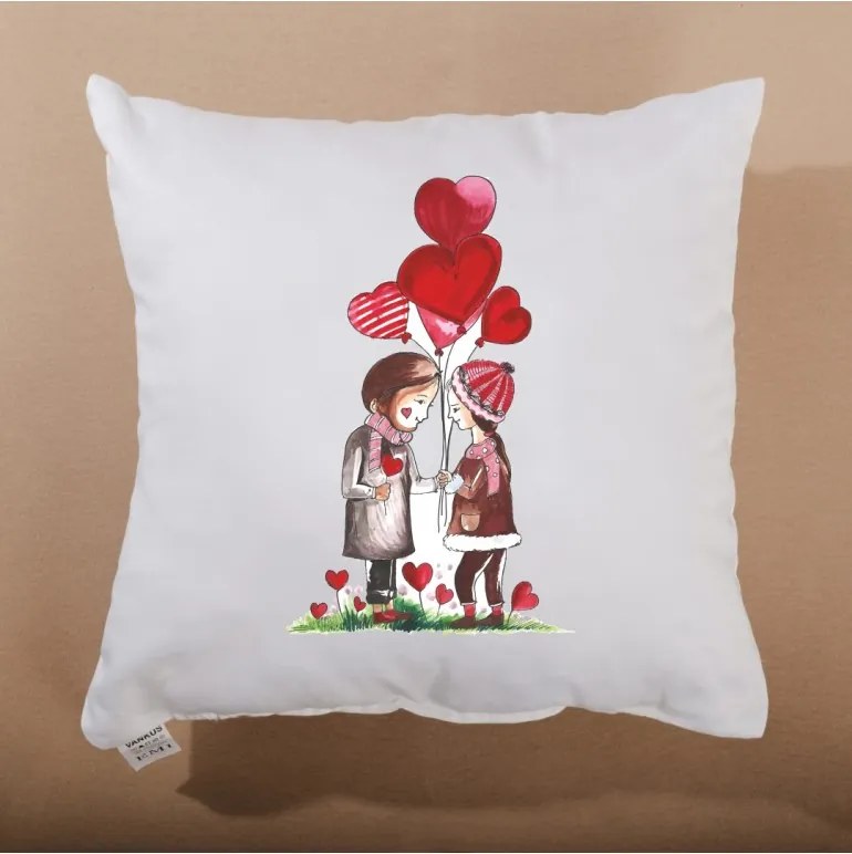 Dekoratívny vankúš First Love 40x40 cm EMI