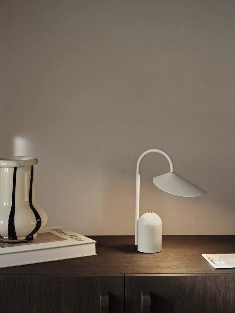 Ferm Living Stmievateľná LED lampa Arum White