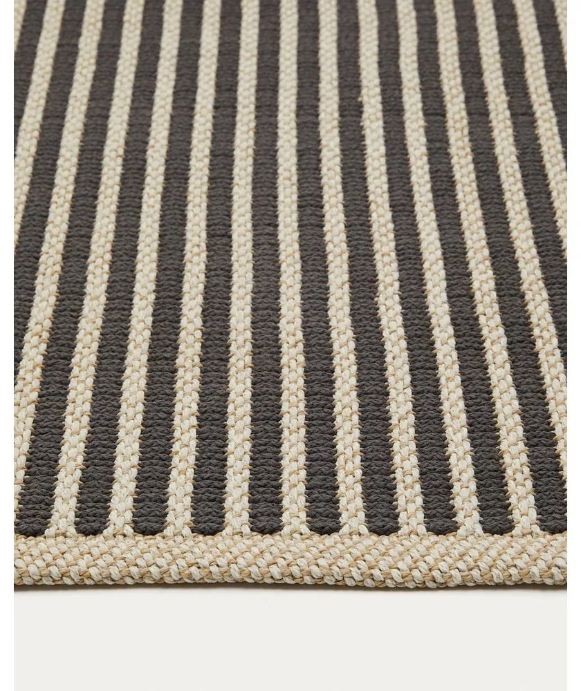 Čierno-béžový vonkajší koberec 160x230 cm Satanca – Kave Home