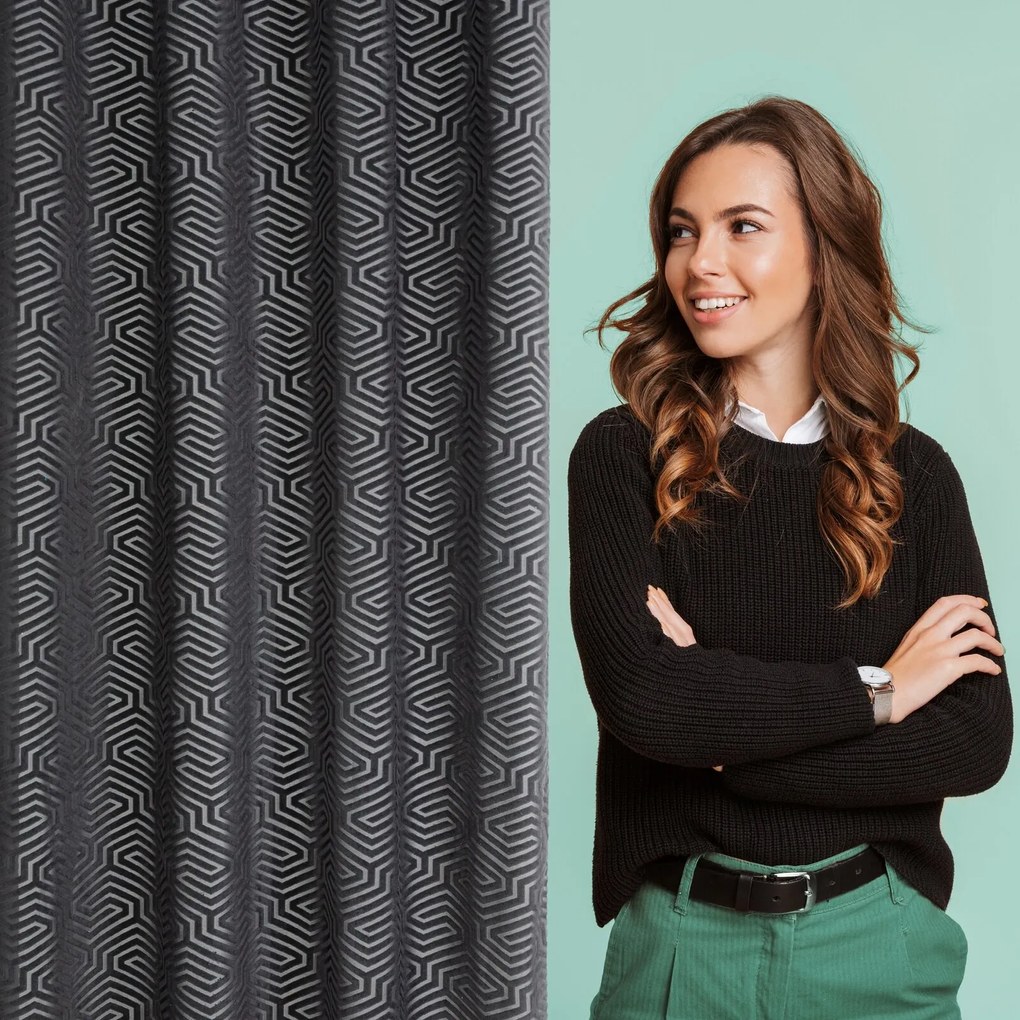 ZÁVES NA KRÚŽKOCH PIERRE CARDIN INGA 140X250 CM ČIERNA