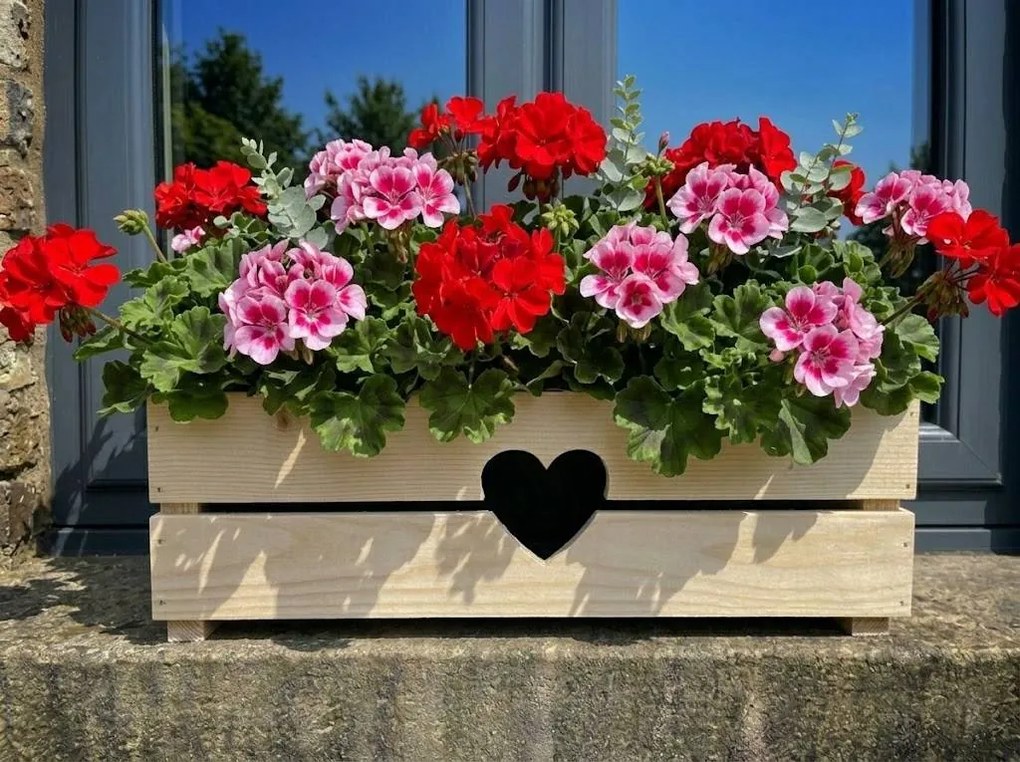 AMADEA Drevený obal na kvetináč so srdcom, 52x21,5x17cm Český výrobok