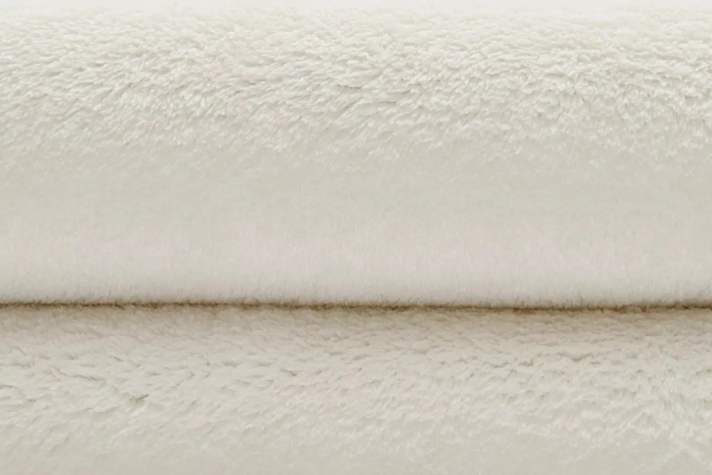 TA Koberec 1000 KRÉMOVÝCH OBJATÍ Rozmer: 200x200 cm