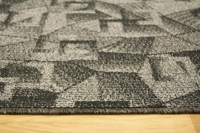 Metrážny koberec Flamingo 74 tmavo sivý / čierny