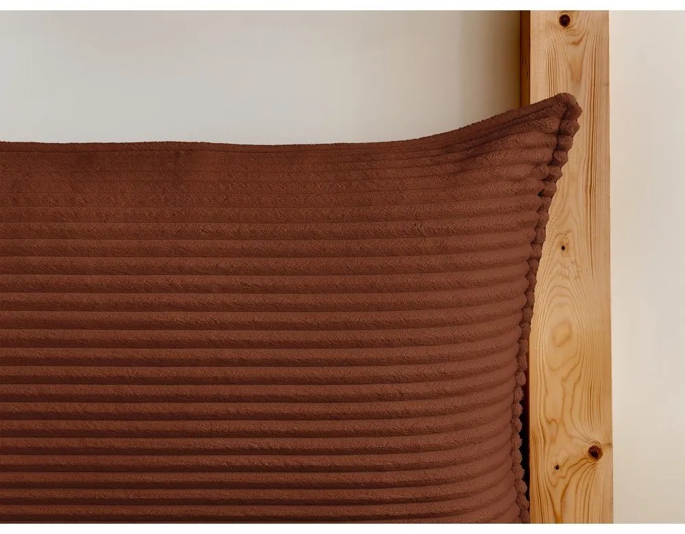 Čalúnená dvojlôžková posteľ v tehlovej farbe s úložným priestorom a roštom 160x200 cm Jade – Bobochic Paris