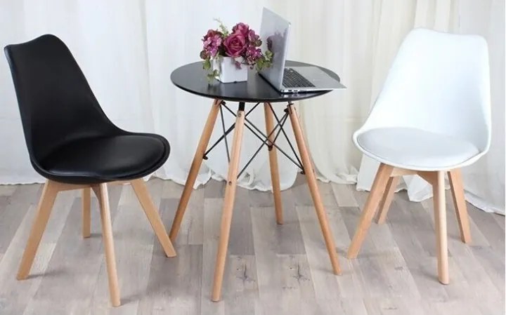 AKCIA Čierna stolička BALI MARK s bukovými nohami II. akosť