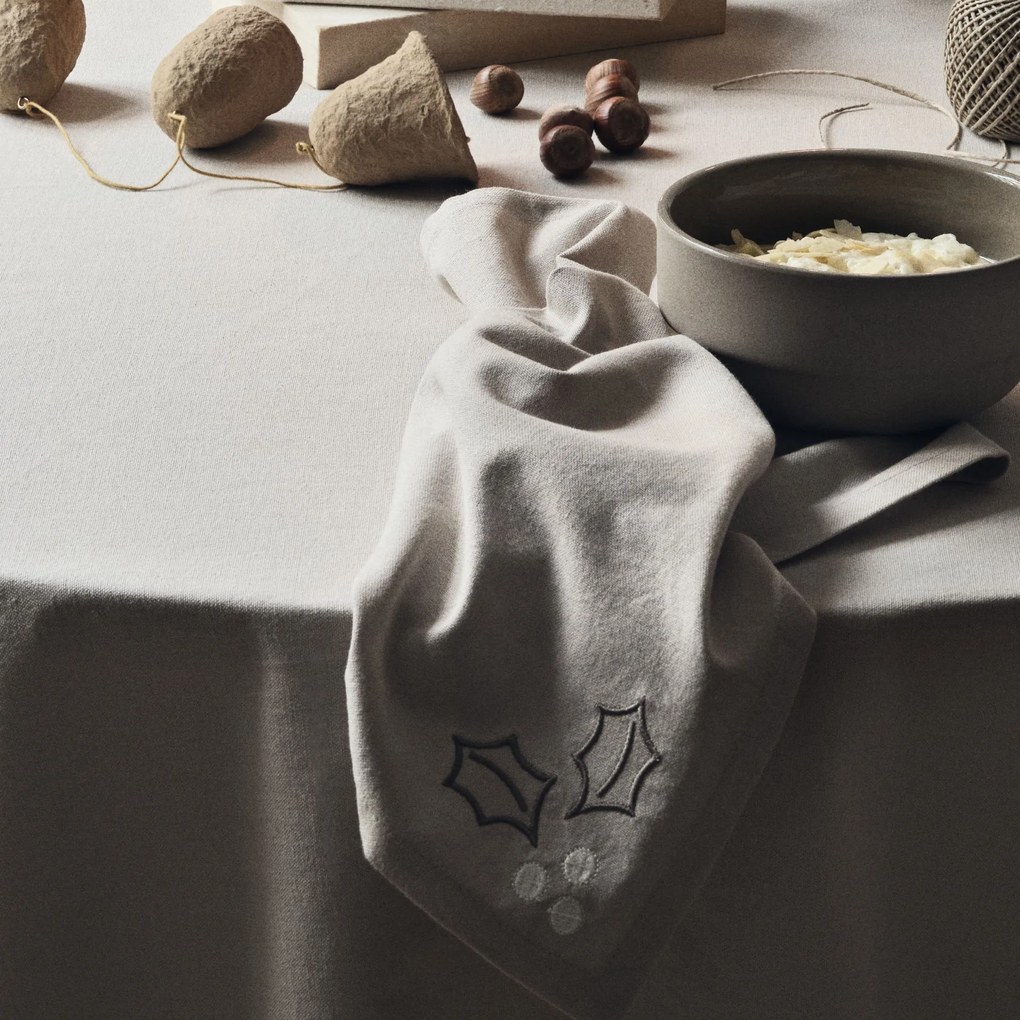 Broste Vyšívaný obrúsok Fryd Light Warm Grey – set 4 ks