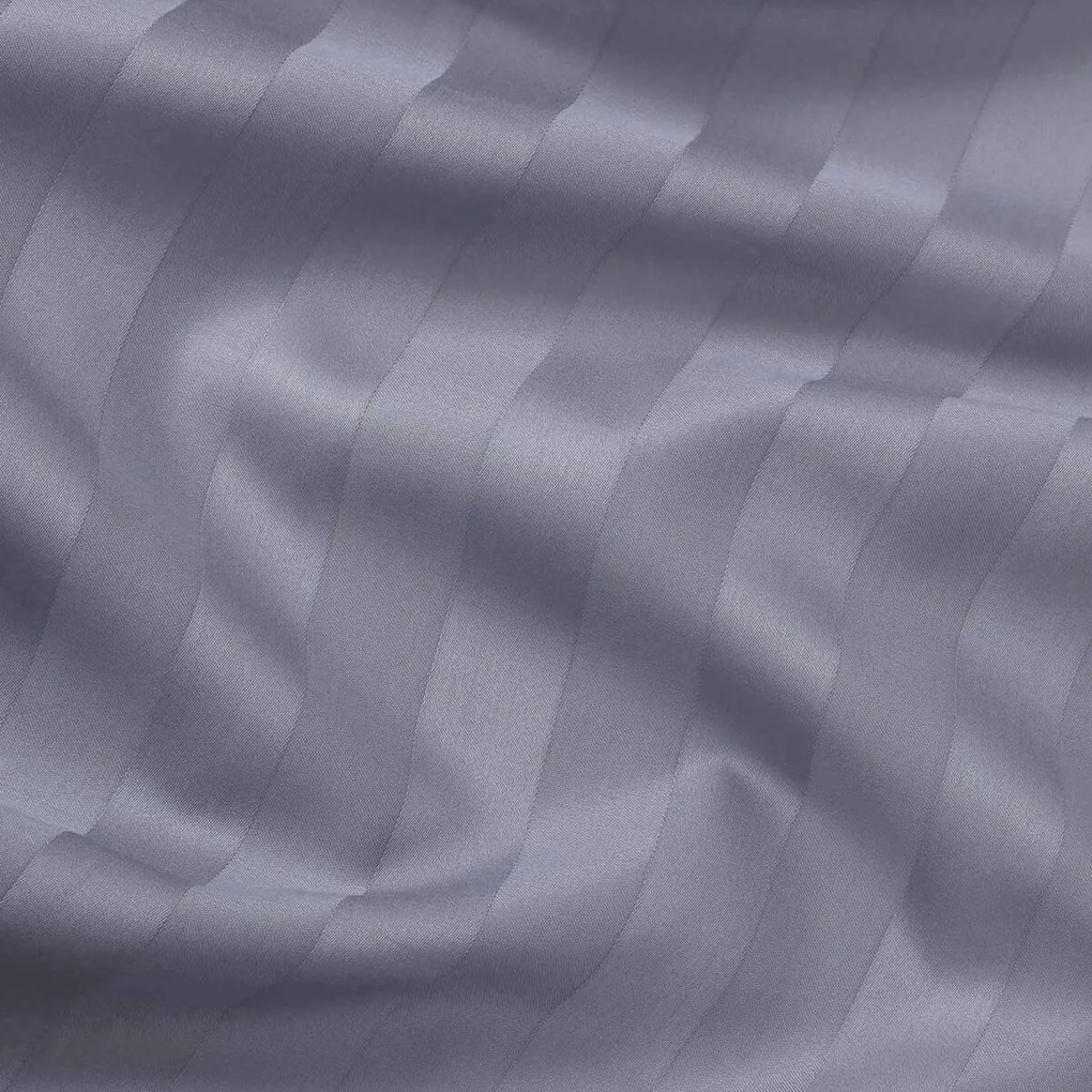Goldea damašková obliečka na vankúš - tmavo sivé prúžky so saténovým leskom 40 x 40 cm