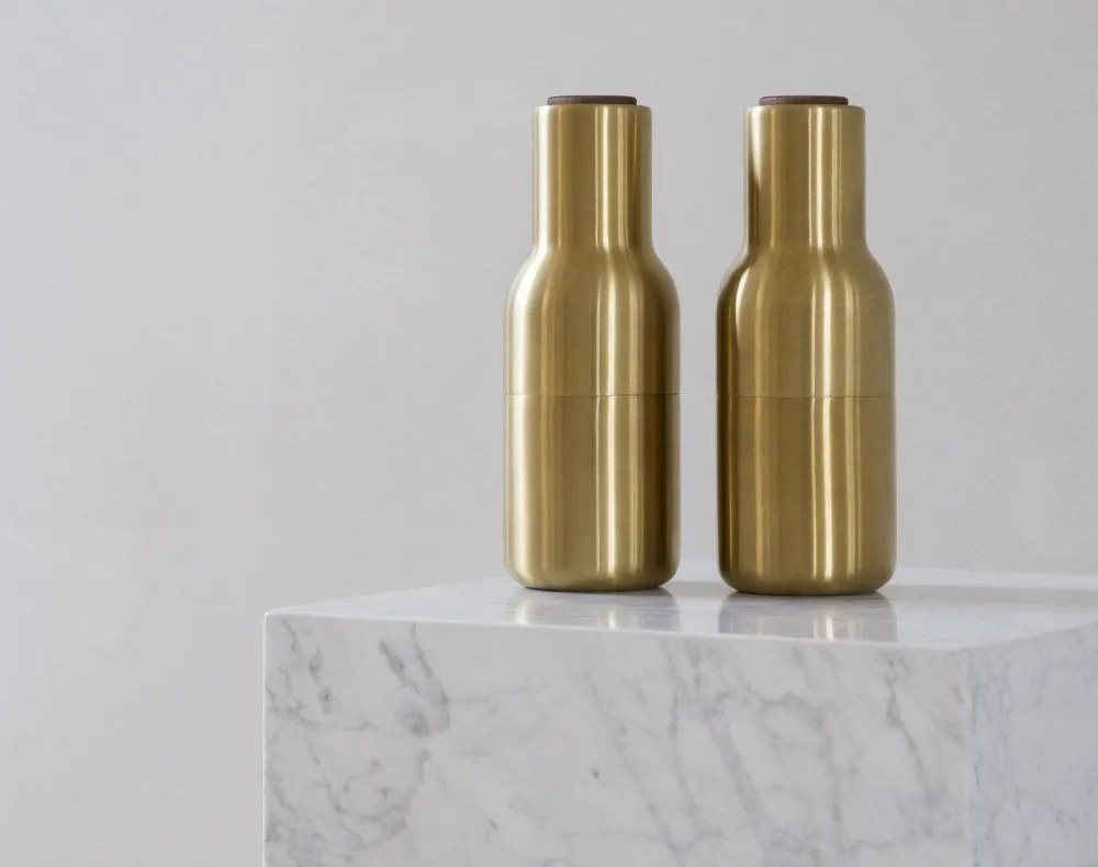 Audo (Menu) Mlynčeky na soľ a čierne korenie Bottle, set 2ks, brushed brass