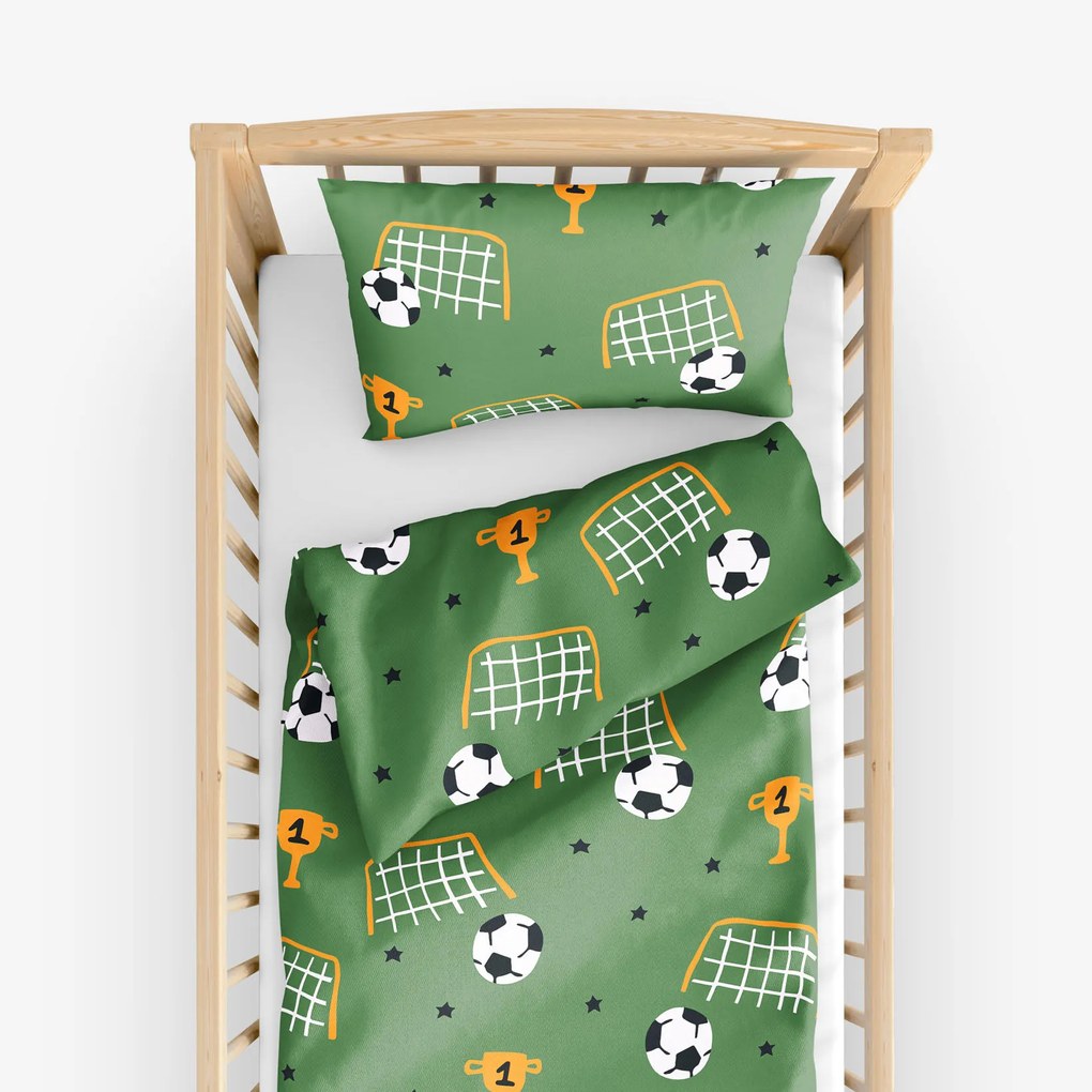 Goldea detské bavlnené obliečky do postieľky - futbalový svet 110 x 125 a 35 x 55 cm