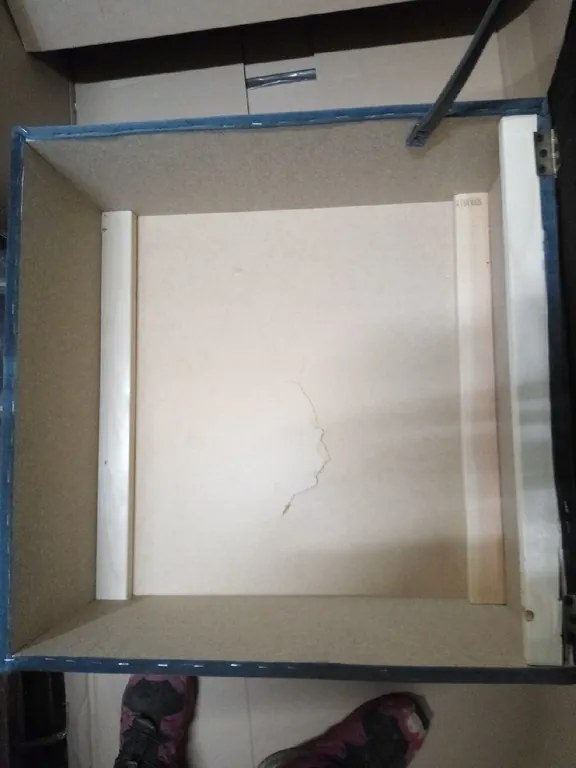 AKCIA Tmavosivý taburet ZENOVA s úložným priestorom 65x65 cm II. akosť