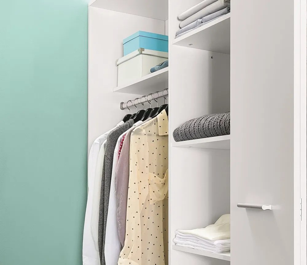 Rohová šatňa - Šatníková skriňa Joker, biela / sivý betón