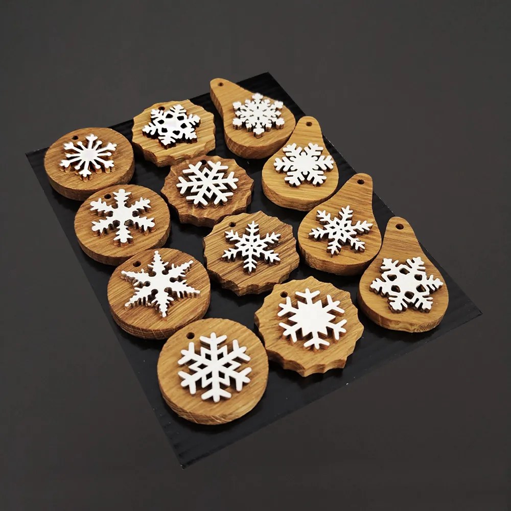 AMADEA Drevené ozdoby z masívu s vločkou, 12 ks - MIX druhov v sáčku, 3 cm