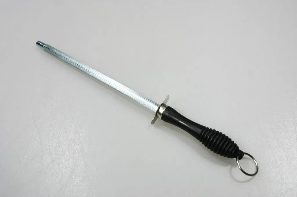 Ostrič na nôž dlhý Chilli, čepeľ 18,5 cm