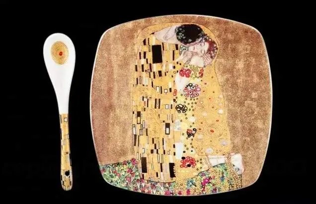 18 dielny porcelánový set, Gustav  Klimt The  Kiss, Queen Isabell