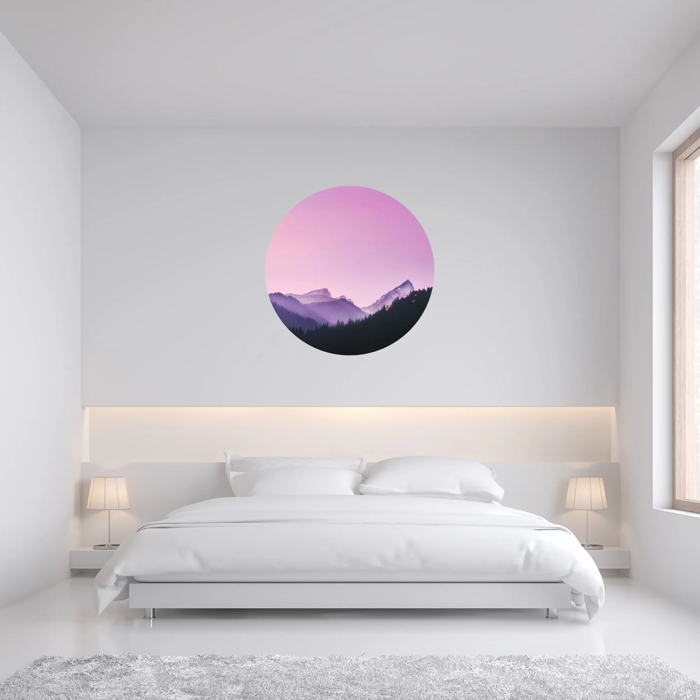 PIPPER. Textilná kruhová nálepka na stenu "Fialové hory" Veľkosť: 60 cm