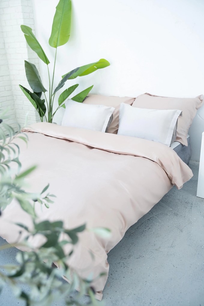 INTERMEDIC SK Luxusné saténové obliečky by Queen Plačková – béžové 140×200 / 200×220 cm Veľkosť: 200x220/2x70x90 cm