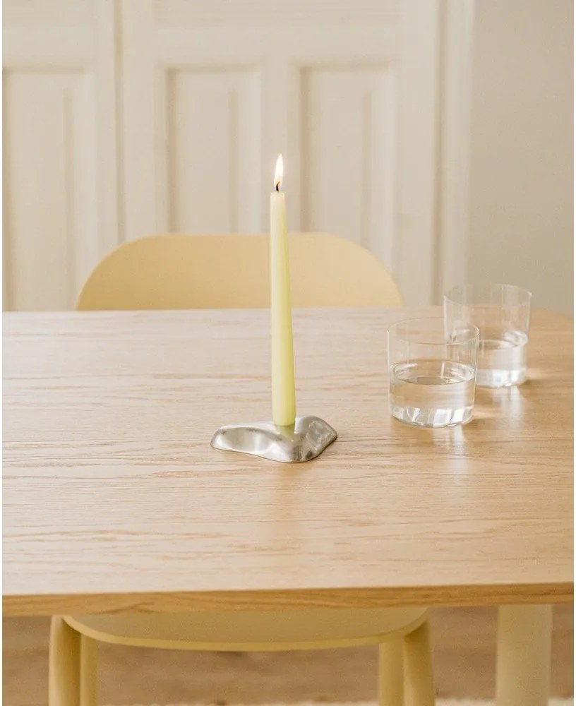 Kovový svietnik Mis – noo.ma