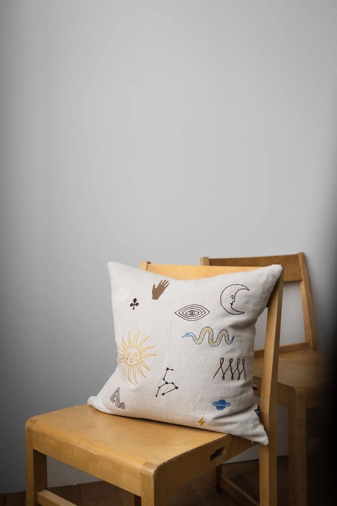 Fine Little Day Ľanový poťah na vankúš Symbol Embroidered 48 x 48 cm
