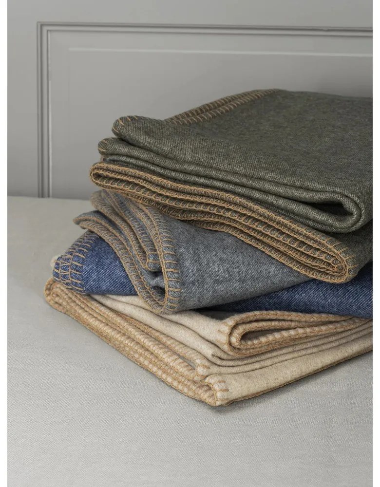 Béžová deka s prímesou vlny 145x200 cm Ahwi – Blomus